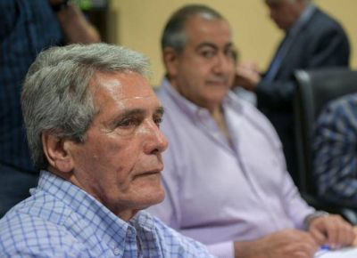 Desactiva la CGT el paro general, le entrega un triunfo a Sica y se distancia del Clan Moyano