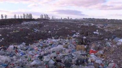 Crear�n un fondo para comprar un predio y trasladar el basural municipal
