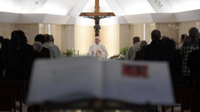 �El obispo es un administrador de Dios, no del poder o de cordadas�