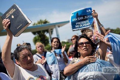 Un a�o sin el ARA San Juan: la angustia, entre mensajes al mar y una vida en pausa