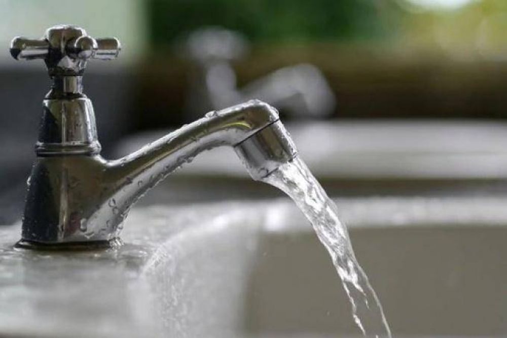 Tarifazo en el agua: AySA confirm aumentos de 17% en enero y 27% en mayo del 2019