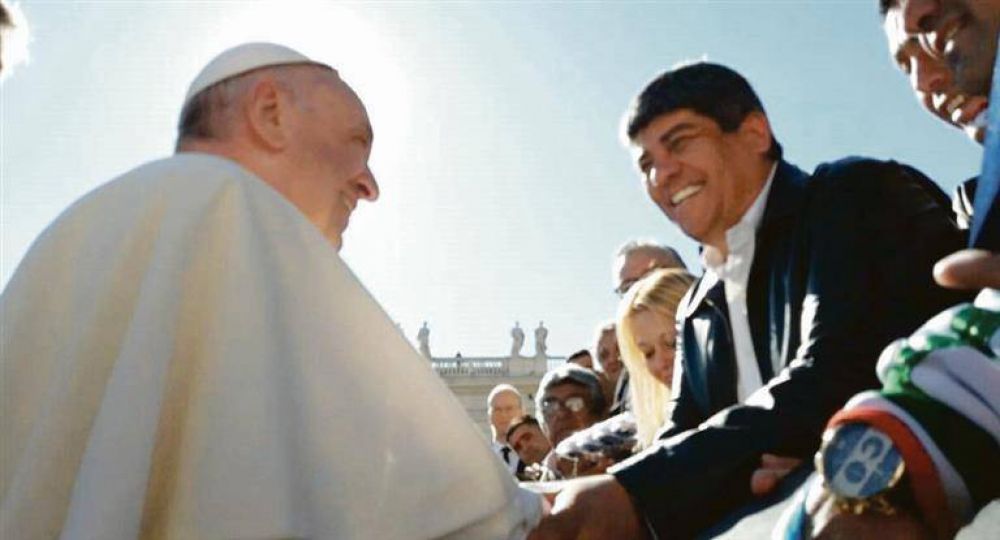 Moyano prepara visita y acto con el Papa en marzo