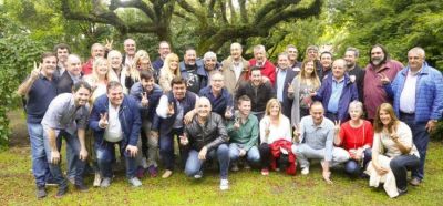Con notables ausencias, Baradel, los Moyano y el PJ bonaerense celebraron juntos el D�a del Militante