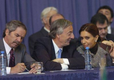 Cristina en modo N�stor, entre la abstinencia del peronismo y la f�rmula para salir de la crisis