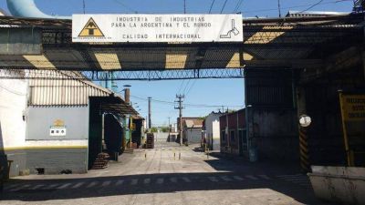 Cr�tico documento del Centro de Ingenieros por el cierre de Metal�rgica Tandil