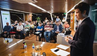 Estaciones de Servicio se capacitan para abastecerse de Energ�a Solar y vender excedentes
