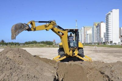 Pluvial de 60 metros frente al Hogar Raimondi para desagotar un frente clave