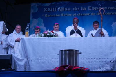 El Nuncio comprometi� la ayuda de la Iglesia ante la crisis social
