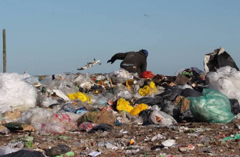 Denuncian que el Municipio contin�a �ausente� en el basural