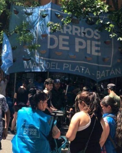Barrios de Pie reclam� en Carrefour por una asistencia del sector privado