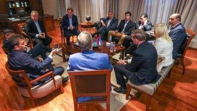 Massa, Pichetto, Urtubey y Schiaretti sumaron el apoyo de siete gobernadores peronistas de cara a 2019