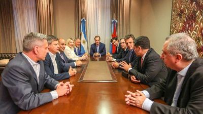 Nueve gobernadores junto a Massa y Pichetto acuerdan elegir candidato para enfrentar a Macri y Cristina: 