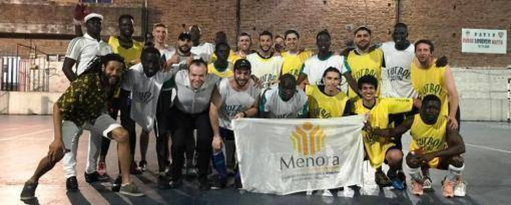 Ftbol por la paz y la fraternidad: Senegaleses musulmanes y argentinos judos