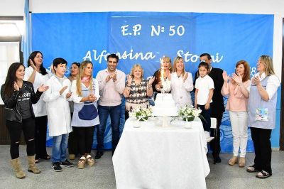 Con singular carga emotiva, la Escuela N� 50 festej� sus bodas de plata 