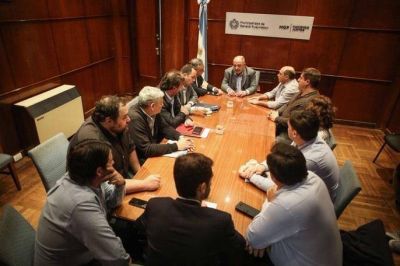 La estrella polar y el beso de Arroyo, el reto de Macri, el G-20 y algo de f�tbol