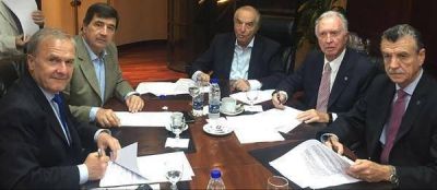 El sindicato de Comercio reabri� su paritaria y consigui� un aumento extra de 20% en tres cuotas