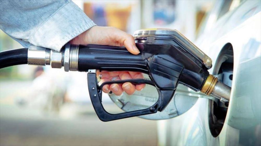 El Gobierno busca bajar el precio del combustible