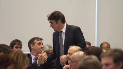 Una denuncia del kirchnerismo complica la licitaci�n de las termoel�ctricas de Enarsa