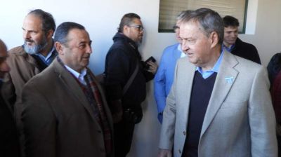 Audiencia P�blica para debatir la obra de cloacas y el saneamiento de Tanti