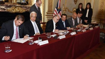 Trump desembolsa USD 250 millones para el PPP y mete a una constructora norteamericana