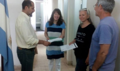 Vecinos se organizan contra la fumigaci�n y presentan protocolo para las escuelas del distrito