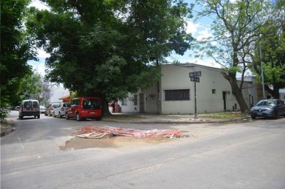 Vecinos de 15 y 65 en alerta: 