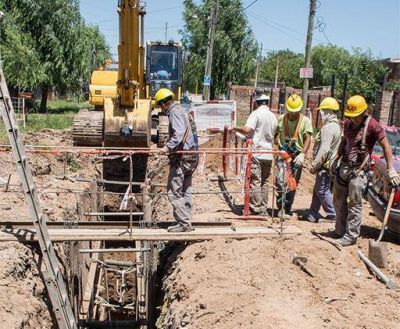 AYSA avanza con la construcci�n de colector cloacal en Alte. Brown y Esteban Echeverr�a