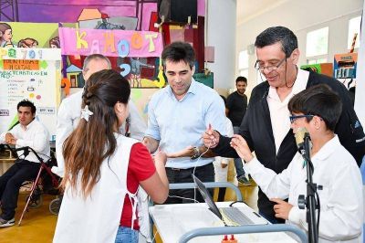 L�pez recorri� el TIC, feria que promociona el uso de la tecnolog�a en las escuelas 