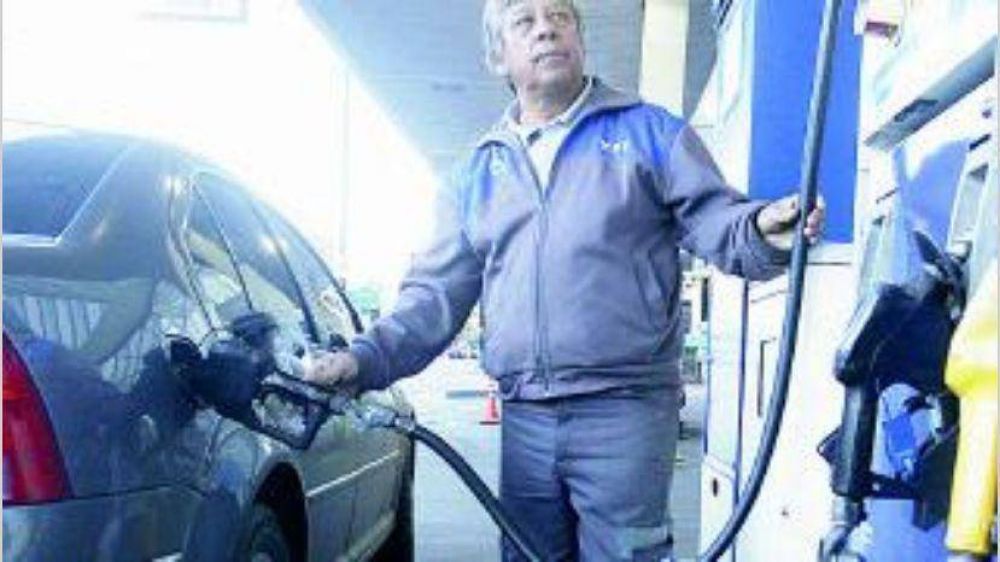 YPF baja hoy hasta 1,5% sus naftas y aumenta 3,2% el gasoil