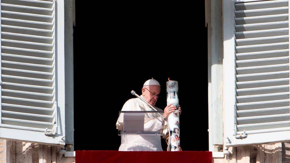 El Papa enciende un cirio por Siria: �Que Dios perdona a quien hace la guerra�