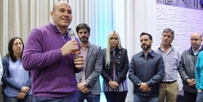  Molina particip� de los festejos por el 146� Aniversario de Ezpeleta