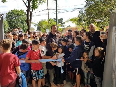 Ariel Sujarchuk inaugur� la plaza del barrio Lambertuchi de Bel�n de Escobar