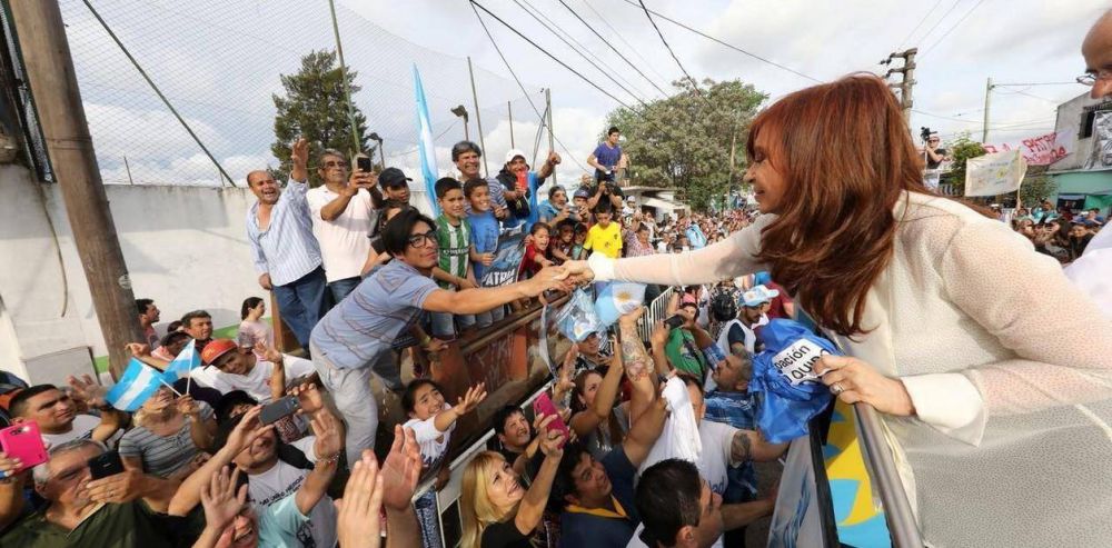 Para analizar su candidatura, Cristina se mand a medir provincia por provincia