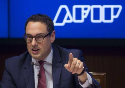 La recaudaci�n se desaceler� en noviembre: subi� 33,7%, muy por debajo de la inflaci�n
