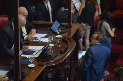 Se aprob� el endeudamiento: apoyo del massismo y fuertes cr�ticas del kirchnerismo