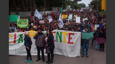Paro y movilizaci�n de mujeres contra el fallo por el crimen de Luc�a P�rez