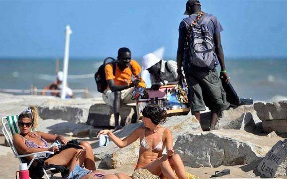 El municipio destinar inspectores para controlar la venta ambulante en las playas
