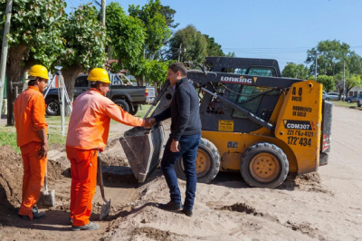 La Costa: De Jeus recorri� una serie de trabajos de asfalto en Mar de Aj�