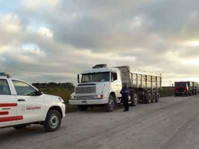 Secuestraron cinco camiones que intentaban retirar arena sin la habilitaci�n correspondiente