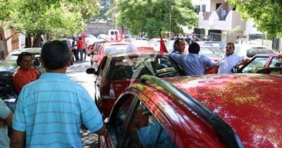 Tambi�n hay bronca entre los tacheros salte�os por el desembarco de UBER