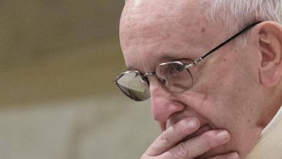 �Fuera la guerra del mundo y de la historia; no a l�deres pol�ticos arrogantes�