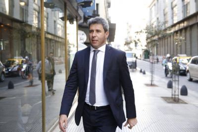 U�ac, el gobernador que esquiva al PJ 