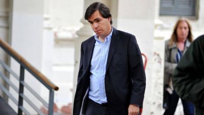 El ministro de Producci�n de Vidal se niega a dragar Dock Sud y hay malestar en YPF y Shell