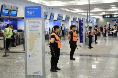 Aerol�neas denunci� que los gremios se negaron a escuchar una nueva propuesta salarial