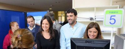 El Gobierno acord� un bono de $4000 para los beneficiarios de planes sociales