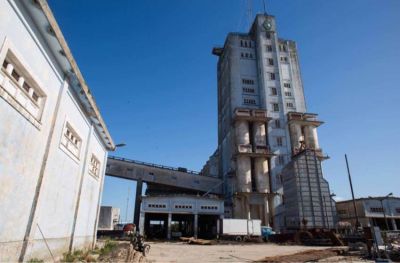 Despu�s de un a�o, se lanz� la licitaci�n por los silos del Puerto