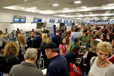 Sigue el conflicto en Aerol�neas: La empresa ratific� las suspensiones y los gremios preparan nuevas medidas