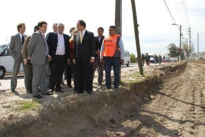 Scioli, D�az P�rez y Rossi, recorrieron las obras de la futura Autov�a de la Ribera