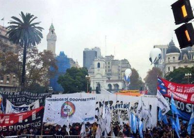 El bono de fin de a�o aplaza las protestas de la CGT hasta despu�s del verano