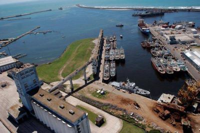 Terminal p�blica con operador privado para el predio de los silos